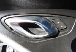 2020 Chevrolet Camaro - Image 36