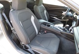 2020 Chevrolet Camaro - Image 23