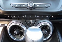 2020 Chevrolet Camaro - Image 31