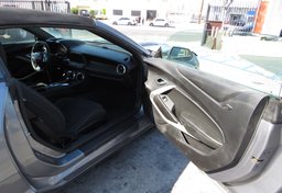 2020 Chevrolet Camaro - Image 19