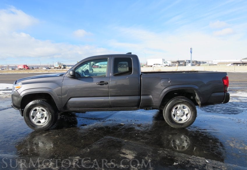 2022 Toyota Tacoma 4WD - Image 9