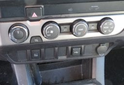 2022 Toyota Tacoma 4WD - Image 37