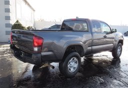 2022 Toyota Tacoma 4WD - Image 7