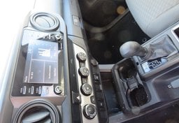 2022 Toyota Tacoma 4WD - Image 32