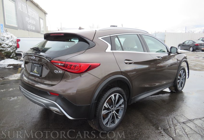 2018 Infiniti QX30 - Image 7