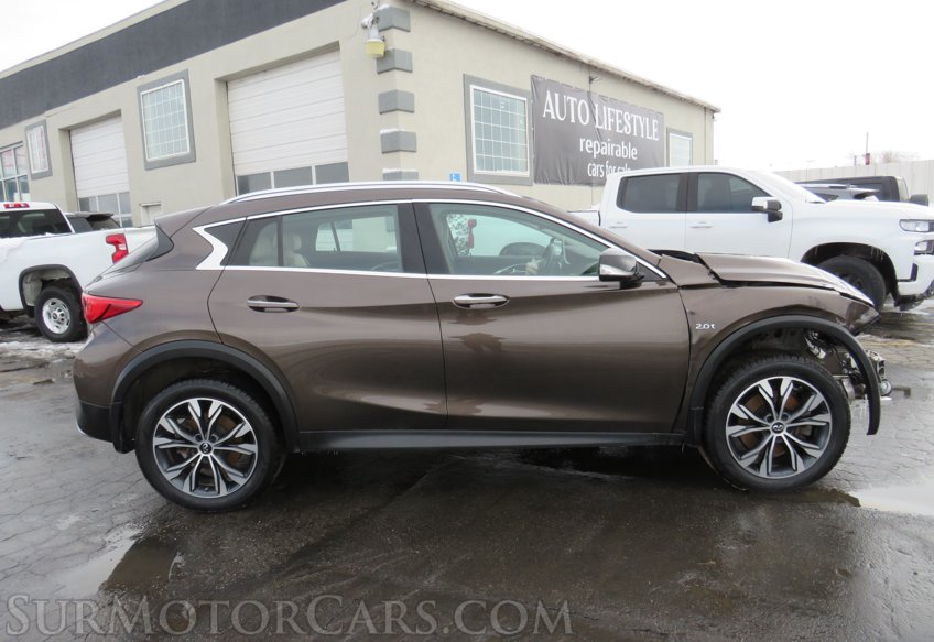 2018 Infiniti QX30 - Image 9
