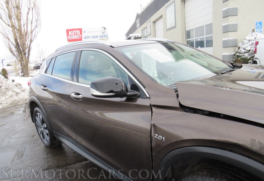 2018 Infiniti QX30 - Image 12