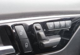 2018 Infiniti QX30 - Image 42