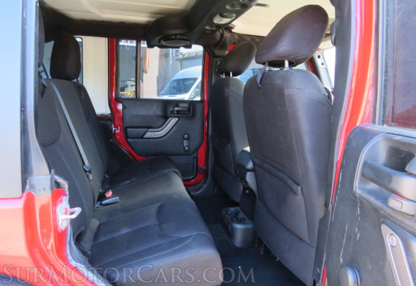 2014 Jeep Wrangler Unlimited - Image 30