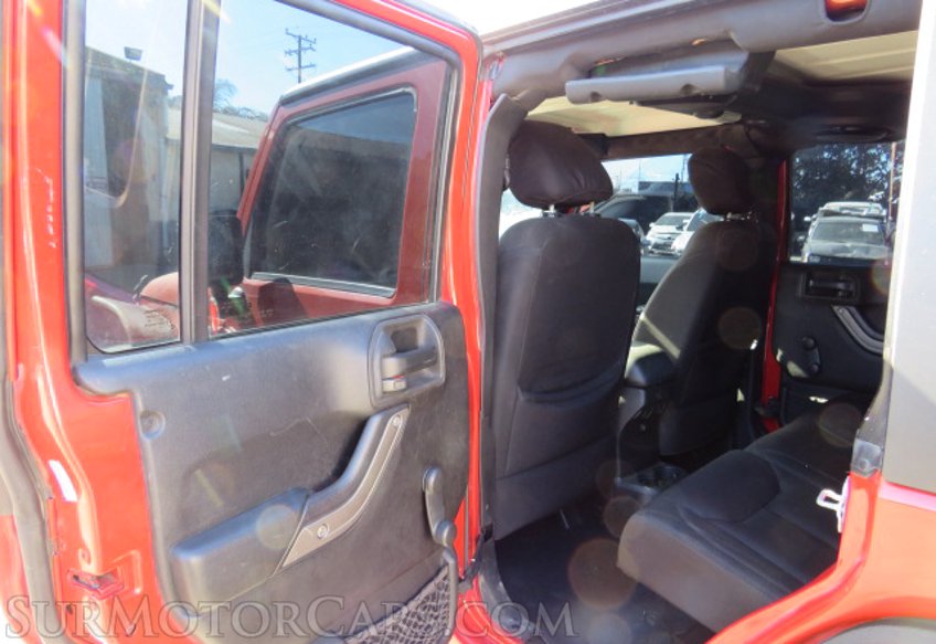 2014 Jeep Wrangler Unlimited - Image 25