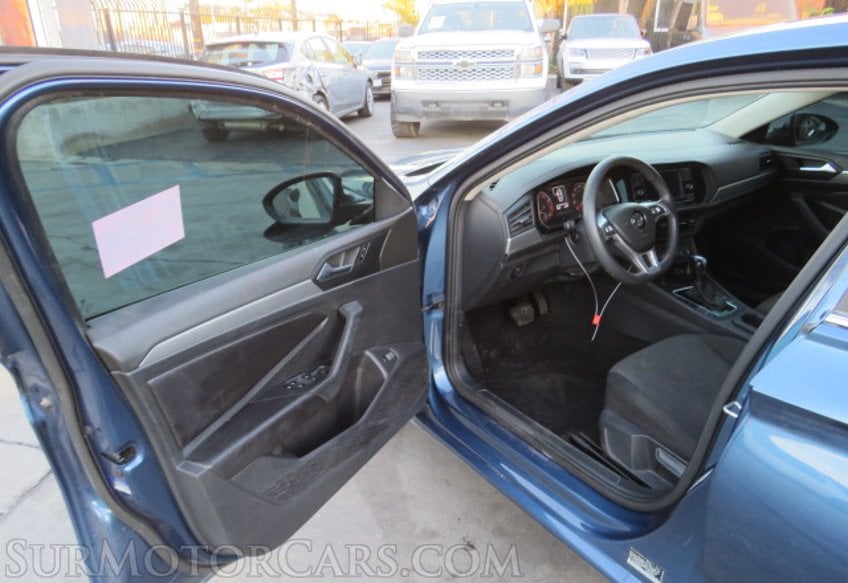 2019 Volkswagen Jetta - Image 19