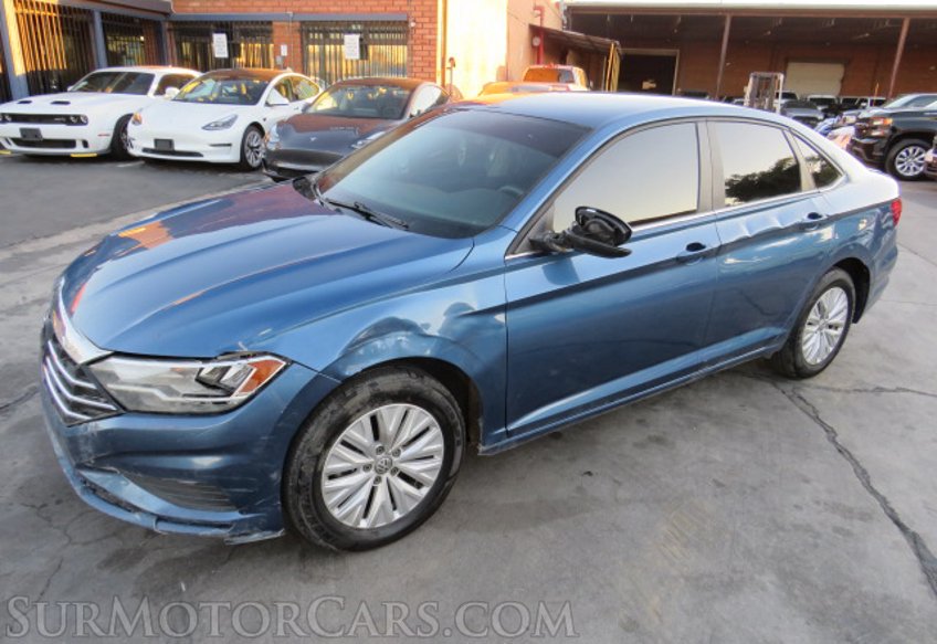 2019 Volkswagen Jetta - Image 2