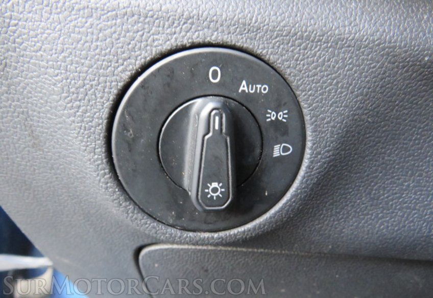 2019 Volkswagen Jetta - Image 40