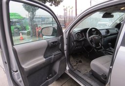 2021 Toyota Tacoma - Image 18