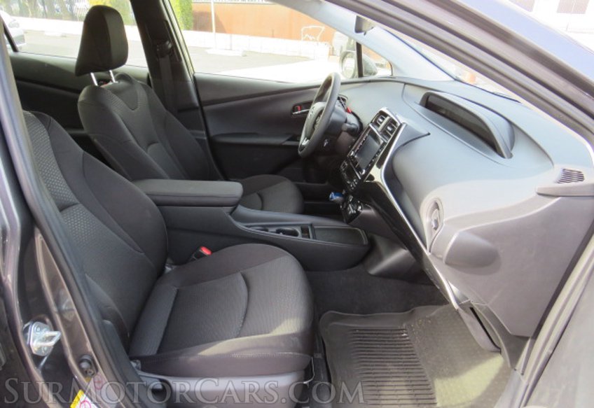 2022 Toyota Prius - Image 30