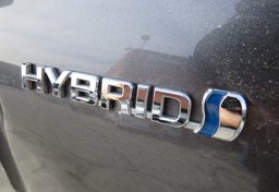 2022 Toyota Prius - Image 18