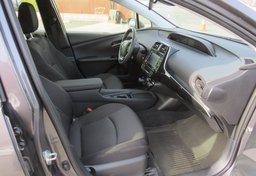 2022 Toyota Prius - Image 31