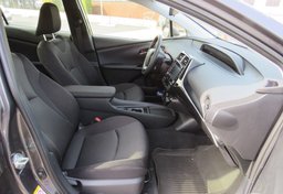 2022 Toyota Prius - Image 30