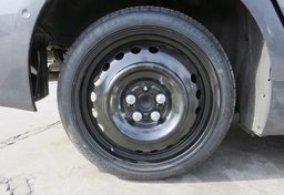 2022 Toyota Prius - Image 17