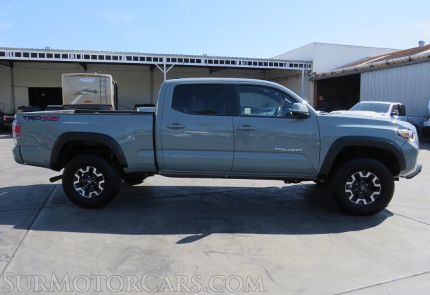 2022 Toyota Tacoma 4WD - Image 5