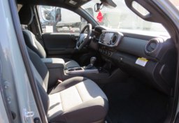 2022 Toyota Tacoma 4WD - Image 30