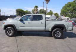 2022 Toyota Tacoma 4WD - Image 6