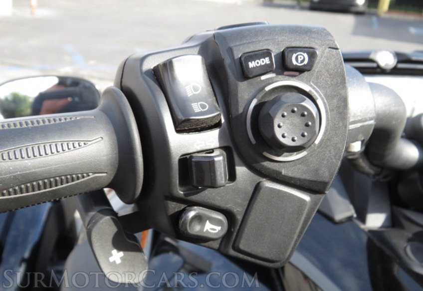 2020 Can-Am SPYDER ROADSTER F3-S/F3-S SPECIAL SERIES - Image 25