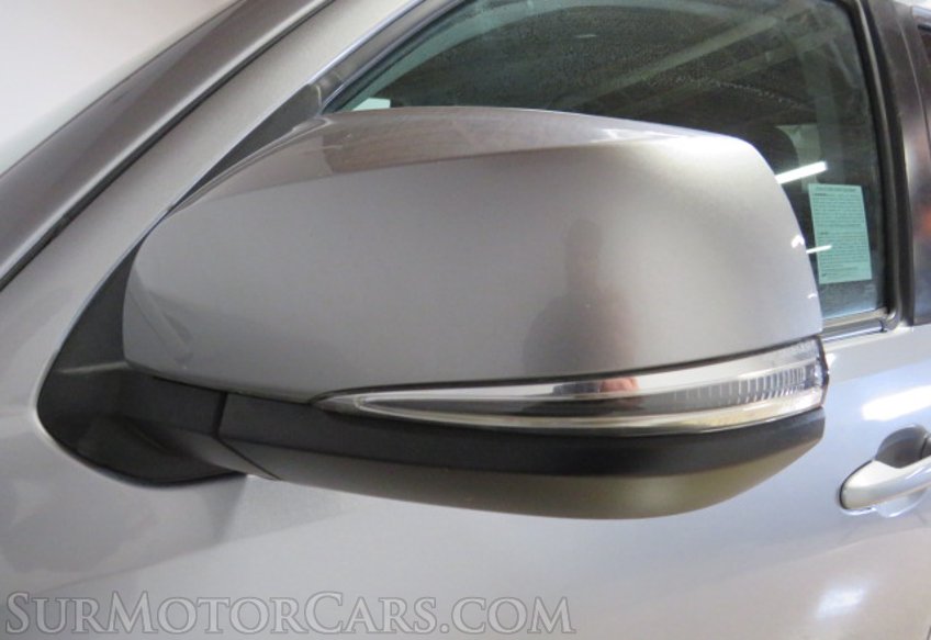 2021 Toyota Tacoma - Image 18