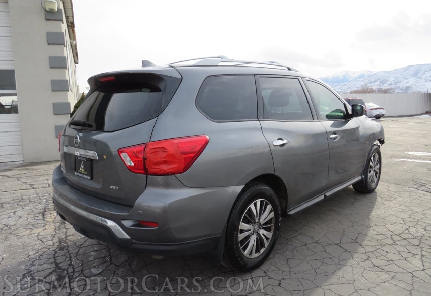 2019 Nissan Pathfinder - Image 5