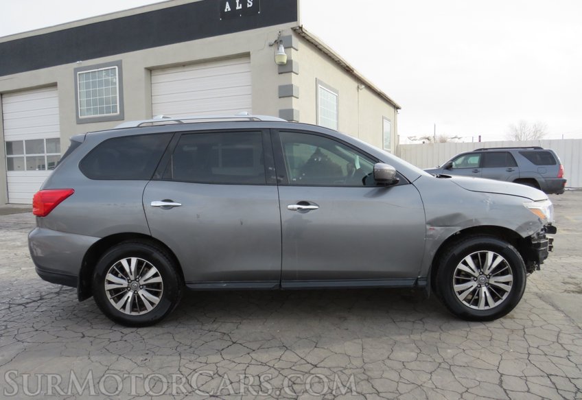 2019 Nissan Pathfinder - Image 9