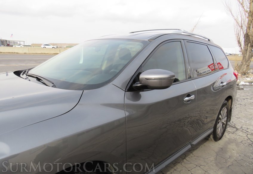 2019 Nissan Pathfinder - Image 12