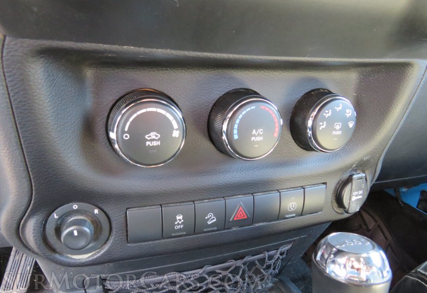 2017 Jeep Wrangler - Image 32