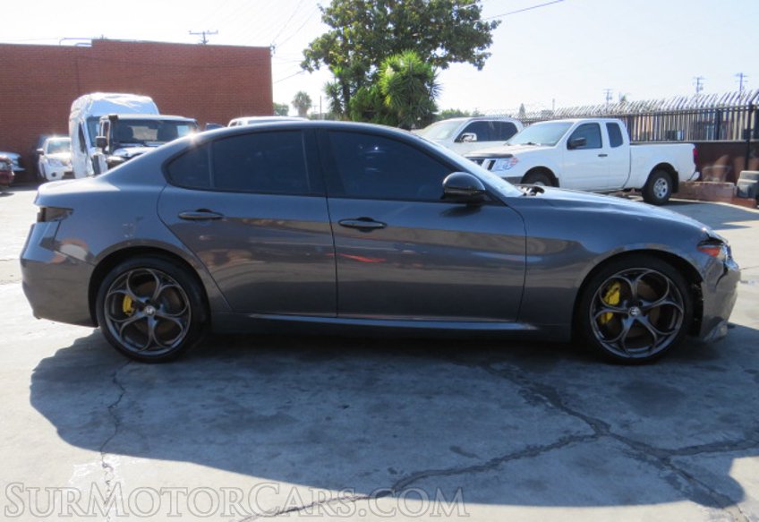 2020 Alfa Romeo Giulia - Image 5