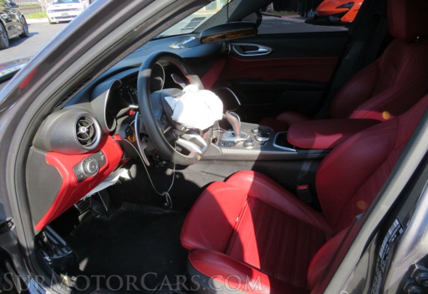 2020 Alfa Romeo Giulia - Image 24