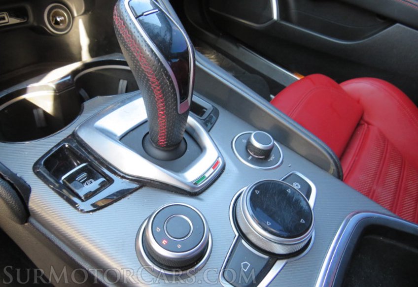 2020 Alfa Romeo Giulia - Image 33