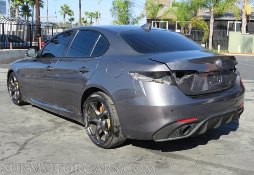 2020 Alfa Romeo Giulia - Image 10