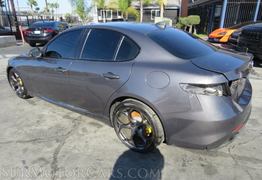 2020 Alfa Romeo Giulia - Image 8