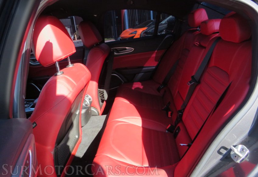 2020 Alfa Romeo Giulia - Image 28