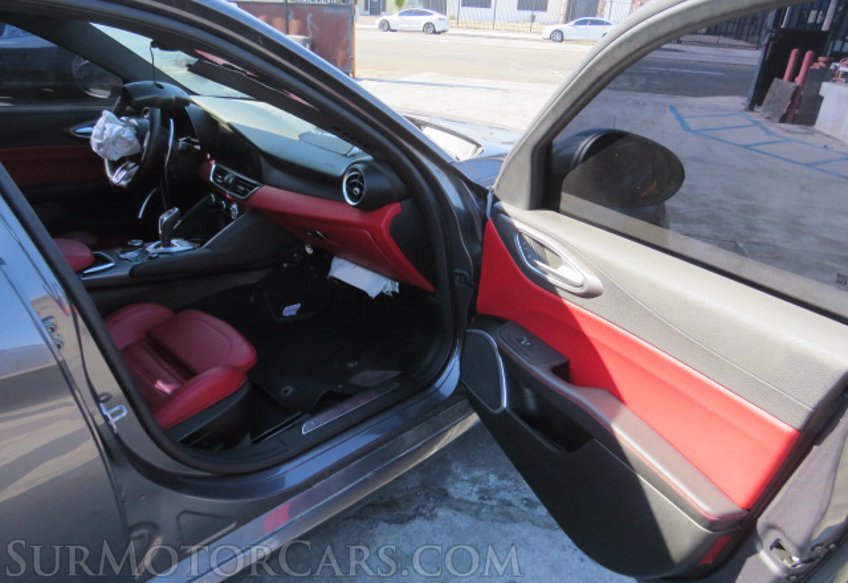 2020 Alfa Romeo Giulia - Image 19