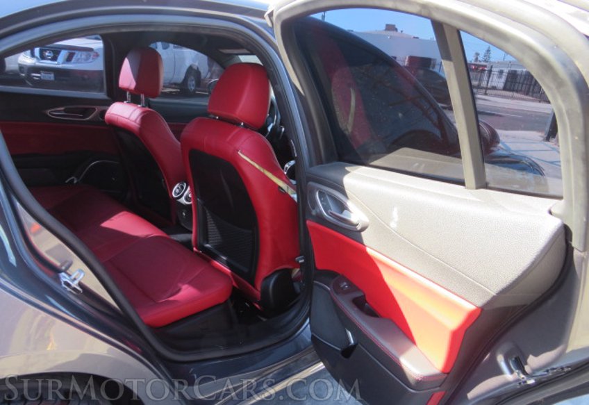 2020 Alfa Romeo Giulia - Image 21