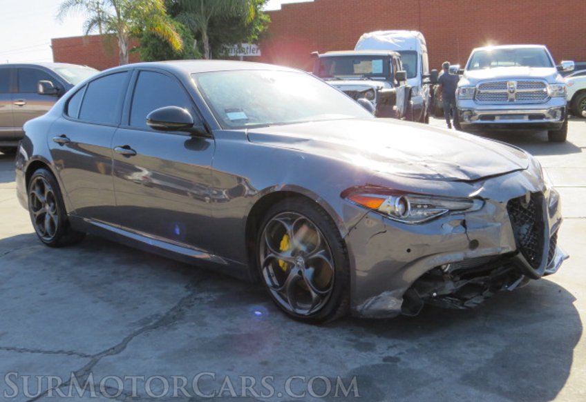 2020 Alfa Romeo Giulia - Image 3