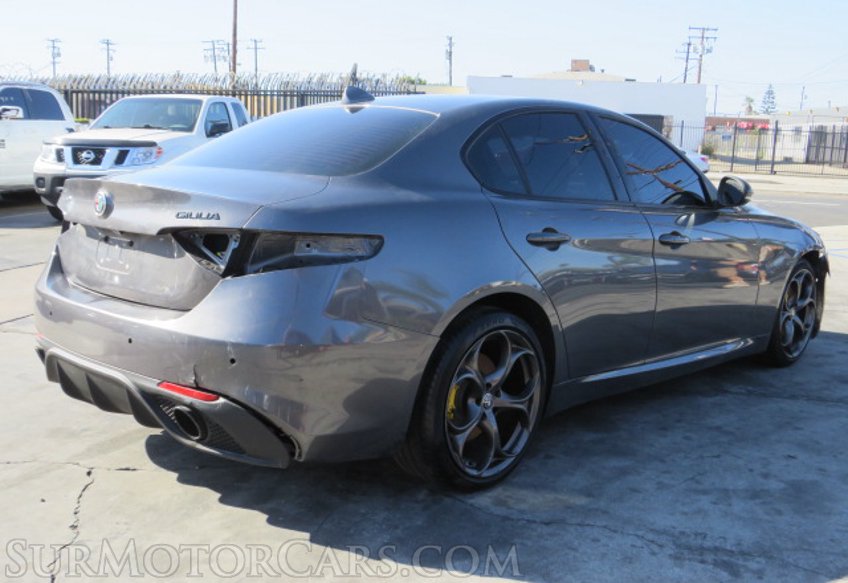 2020 Alfa Romeo Giulia - Image 9