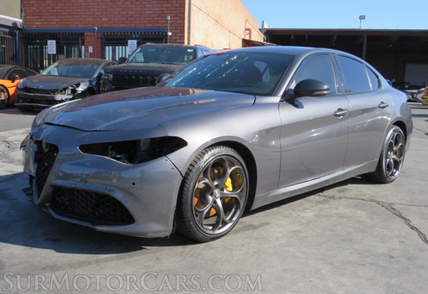 2020 Alfa Romeo Giulia - Image 4