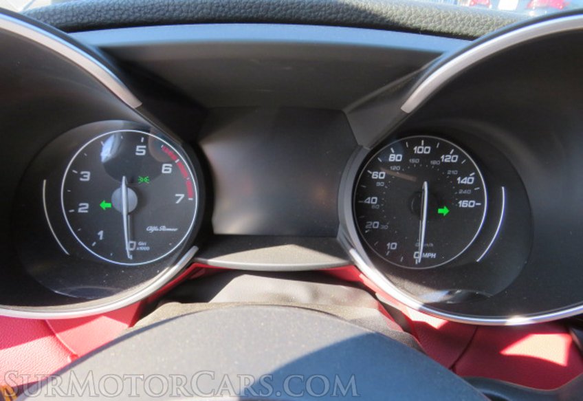 2020 Alfa Romeo Giulia - Image 32