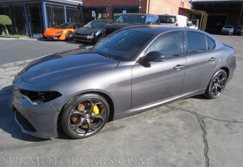 2020 Alfa Romeo Giulia - Image 2