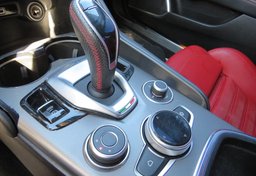 2020 Alfa Romeo Giulia - Image 33