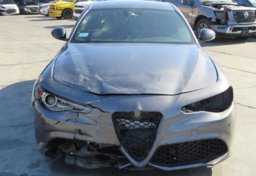 2020 Alfa Romeo Giulia - Image 11