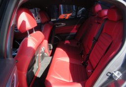 2020 Alfa Romeo Giulia - Image 28