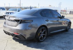 2020 Alfa Romeo Giulia - Image 9