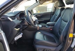 2019 Toyota RAV4 - Image 8